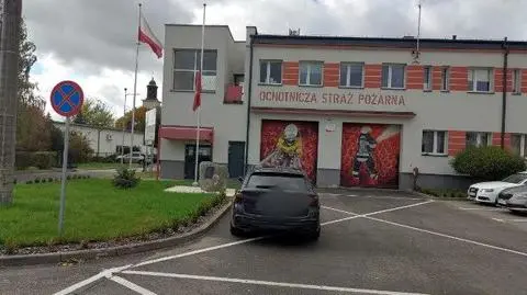 Brzoza. Kierowca zastawił wyjazd z garażu strażakom z OSP