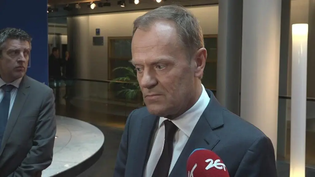 "Nie będę komentował wypowiedzi ludzi o takim poziomie etyki i intelektu"