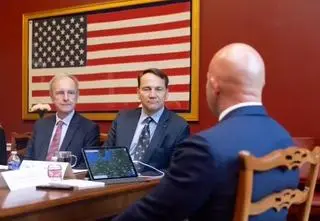 "Powiem mu: słuchaj, twój prezydent już zdecydował". Sikorski w USA 