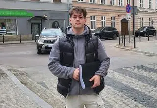 "Zgonów w tym miesiącu jeszcze na komendzie nie było". Przekładany proces policjantów