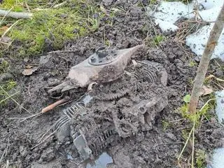 Szczątki drona, który rozbił się na Łotwie