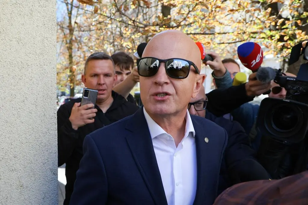 Generał Jarosław Szymczyk przed prokuraturą
