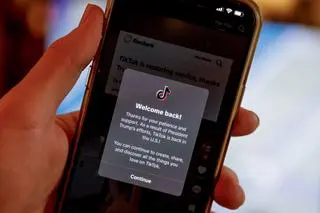 TikTok w USA zaczął działać po kilkunastu godzinach przerwy