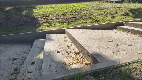 Stopnie schodów mają różną długość