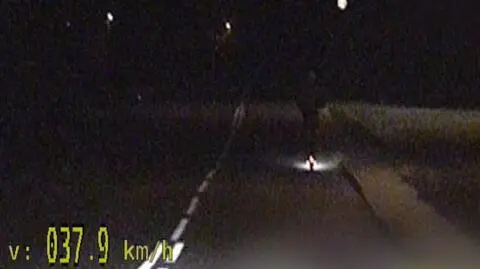 13-latek pędził hulajnogą 37 kilometrów na godzinę