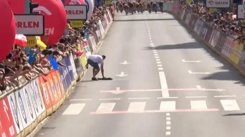 "Niezidentyfikowany mężczyzna" na finiszu Tour de Pologne. Prawda jest zupełnie inna