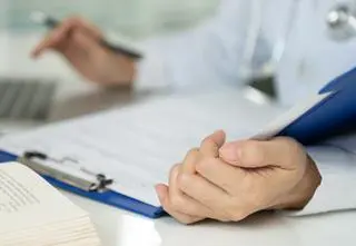 Ile kosztują pensje lekarzy? Porozumienie Rezydentów przedstawiło wyniki badania
