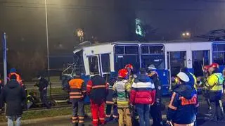 Usuwanie uszkodzonych tramwajów