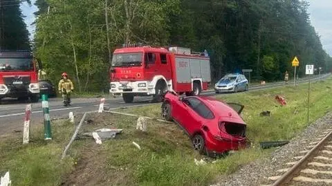 Zderzenie samochodu z szynobusem