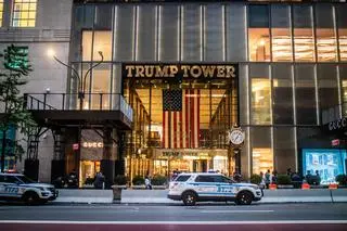 Najsłynniejsze Trump Tower stoi przy Piątek Alei w Nowym Jorku