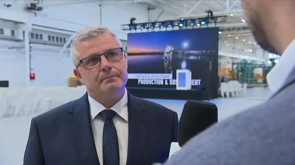 o myśliwcach F16 2