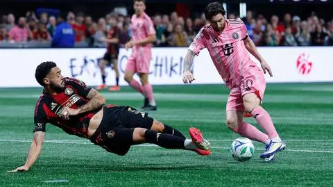 "Historyczny gol". Messi zrewanżował się Polakowi