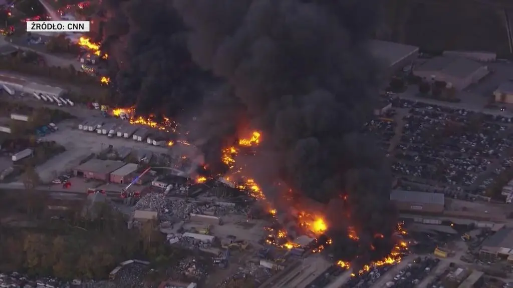 Samolot transportowy rozbił się w pobliżu lotniska w Louisville