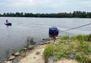 Samochód stoczył się do Wisły i zatonął