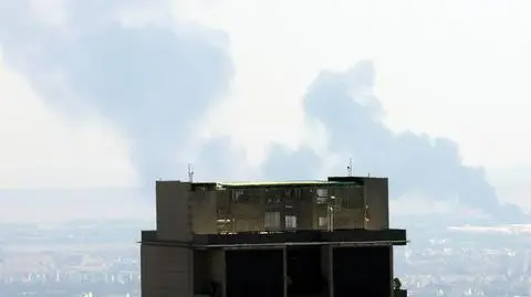 Dym unoszący się w Teheranie w Iranie po ataku Izraela (17.06.2025 r.)