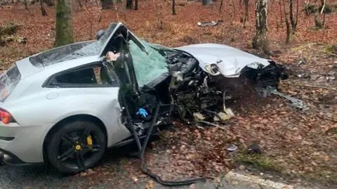 "Gdzie jestem? Co to za auto?". Ferrari doszczętnie zniszczone, piłkarz przeszedł operację