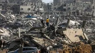 Życie wraca do miasta Gaza