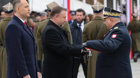 Kierwiński wybuczany i wygwizdany na placu Piłsudskiego