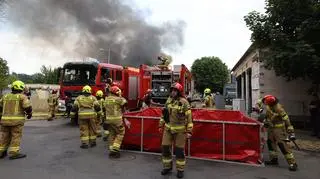 Miejsce pożaru hali magazynowej hurtowni w Kędzierzynie-Koźlu