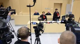 Prokuratorzy: Łukasz Wawrzyniak i Magdalena Jarecka. Z tyłu siedzą Andrzej Tylman, ojciec Ewy, oraz jego pełnomocnik, mec. Michał Konieczyński