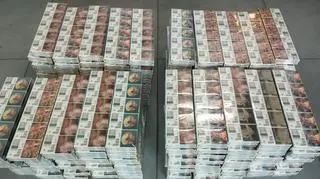W środku było 2 tysiące paczek papierosów bez polskich znaków akcyzy