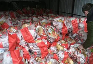 Paczki z jedzeniem trafią do czterech tysięcy osób. "Pozwolą przygotować w miarę syte, solidne święta"