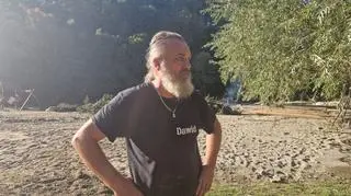 Dawid stracił w powodzi w Głuchołazach siedlisko - dom i pole namiotowe