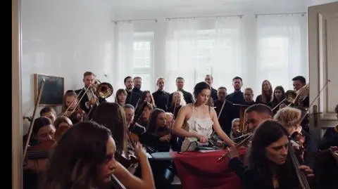 Rosalía w teledysku "Berghain"