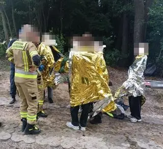 Zagłówka przewróciła się na Jeziorze Białym. Pięć osób wpadło do wody 