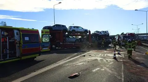 Zderzenie dwóch ciężarówek na A4