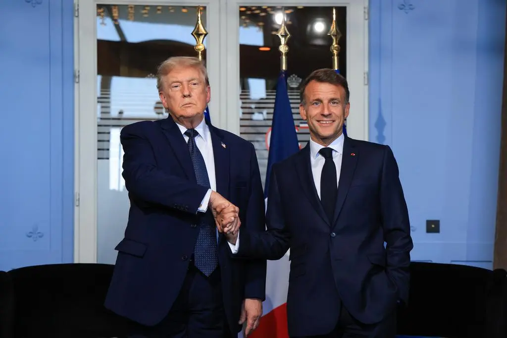 Donald Trump i Emmanuel Macron - zdjęcie z czerwca 2026