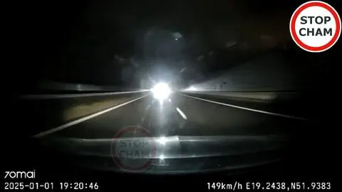 Kierujący bmw pędził autostradą A2 pod prąd. Uciekał przed polcicją