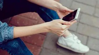 Odbieranie urzędowych wiadomości na telefonie coraz bliżej