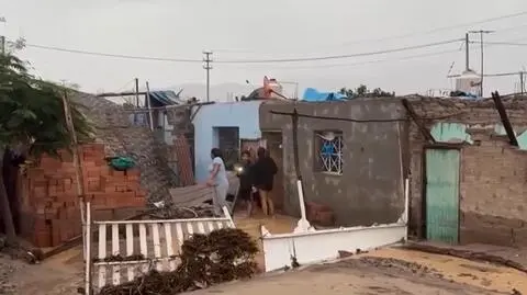 Zawalające się domy, mnóstwo ewakuowanych rodzin. Skutki powodzi i osuwisk w Peru