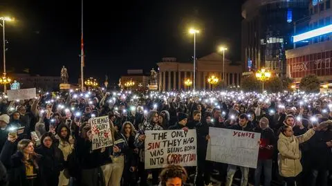 Demonstranci w Skopje wyrazili solidarność z mieszkańcami Koczani, gdzie w pożarze w klubie nocnym zginęło 59 osób