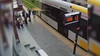 Z tramwaju ktoś rozpylił gaz na ludzi