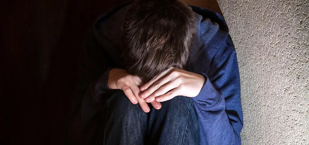 "Syn mi napisał, że K. jest pedofilem". Nauczycielka nazwała się "ponadprzyjaciółką"