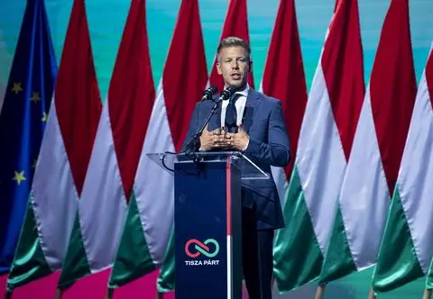 "Wykorzystał zupełnie niespodziewany kryzys". Pokona Orbana?