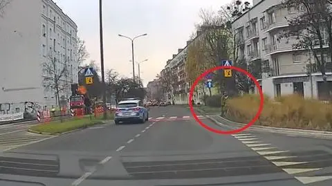 Kierujący radiowozem nie ustąpił pierwszeństwa pieszym