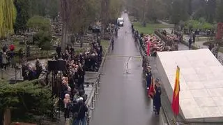 Na Powązkach odczynato liste ofiar katastrofy