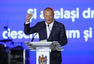 "Buna seara". Tusk zaskoczył 