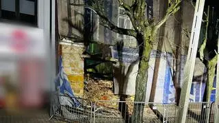 Runęła ściana i strop kamienicy w Opocznie
