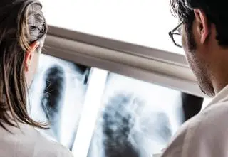 Te osoby można było uratować. "Diagnozowani zbyt późno"
