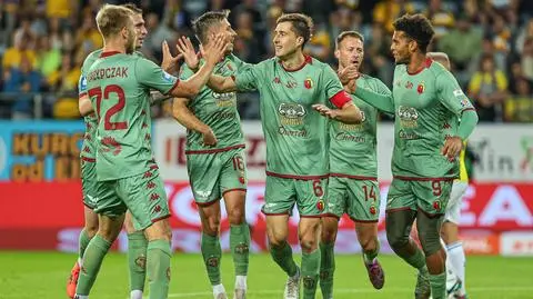 Fatalny błąd bramkarza. Mistrz wypunktował beniaminka  