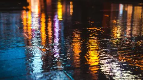 Opady deszczu nocą