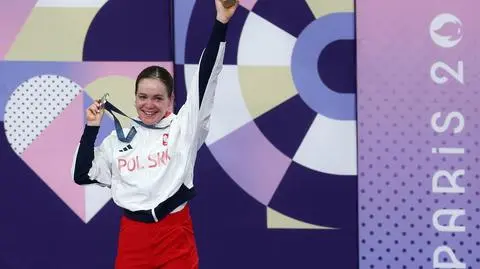 Wielkie wzruszenie na podium. Polka z trudem powstrzymywała łzy. Nagranie