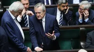 Od lewej posłowie PiS Ryszard Czarnecki i Piotr Gliński