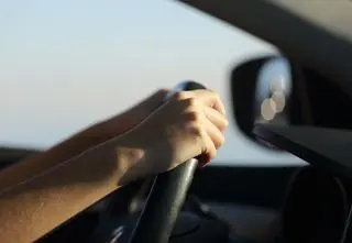 Po nielegalnych wyścigach stają przed sądem. Biegły: jeden z nich jechał ponad 300 km/h