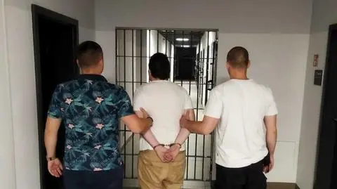 Groził w sieci wysadzeniem budynku. Zapukała do niego policja
