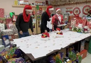 "Mam 93 lata. Poproszę o skromne prezenty". Każdy może zostać świętym Mikołajem